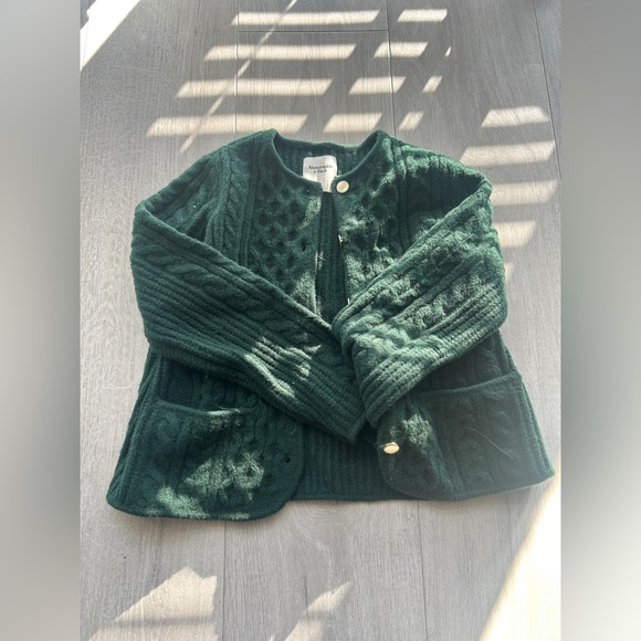 Abercrombie and fitch novelty button cable sweater jacket. - Picture 5 of 6